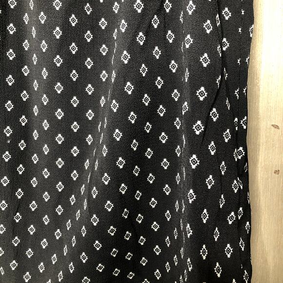 Have Aztec black print Keyhole back cold shoulder Top Size Medium - Picture 9 of 9